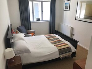 5 Schlafzimmer, Bügeleisen/Bügelbrett, WLAN, Bettwäsche