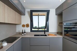 Kühlschrank, Geschirrspüler, Toaster