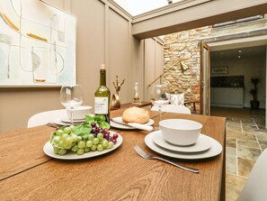 Dining - The Apple Loft at Jordan House (Weymouth)