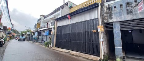 Bagian depan properti