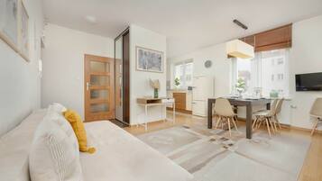 1 habitación, tabla de planchar con plancha, wifi y ropa de cama
