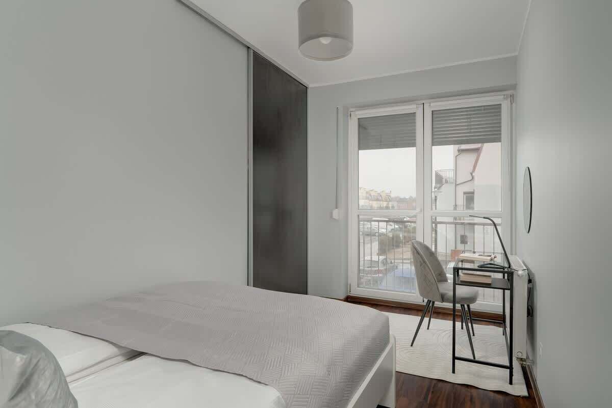 1 camera, una scrivania, ferro/asse da stiro, culla da viaggio