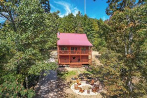 Exterior - Hot Tub ★ Pool Table ★ Firepit ★Very Private (Townsend)