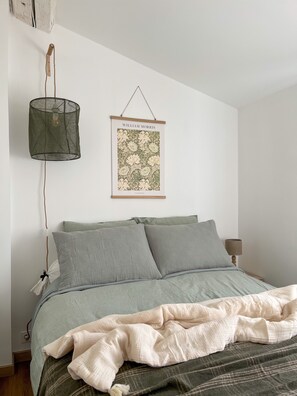 1 chambre, bureau, fer et planche à repasser, Wi-Fi gratuit