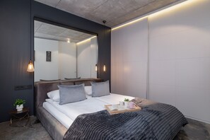 Apartment, 1 Bedroom, Kitchen | 1 bedroom, bed sheets