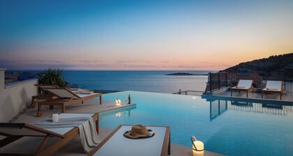 JUST BLISS luxury villa - heated saltwater pool, wellness, fitness and view