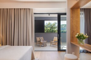 5 bedrooms, in-room safe, desk, iron/ironing board