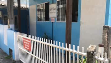 Fachada de la propiedad