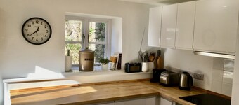 Simple Luxury in Brecon Beacons Village House