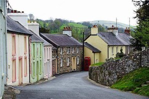 House | Exterior - Simple Luxury in Brecon Beacons Village House (Llandovery)