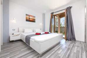 6 dormitorios, tabla de planchar con plancha, wifi gratis y ropa de cama