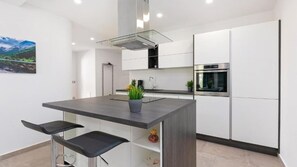 Fridge, microwave, oven, dishwasher - Villa Dani by Villas Guide (Vižinada)