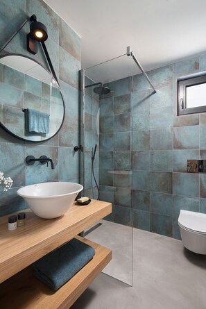 Doccia, asciugacapelli, asciugamani