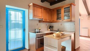 Refrigerador, microondas, horno y lavavajillas 