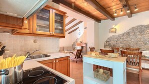 Refrigerador, microondas, horno y lavavajillas 