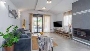 TV, fireplace - Villa Stefany by Villas Guide (Porec)