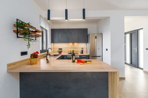 Fridge, oven, dishwasher, coffee/tea maker - Villa Stefany by Villas Guide (Porec)