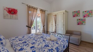3 chambres, fer et planche à repasser, accès au Wi-Fi (inclus)
