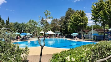 Zimmer, 2 Schlafzimmer, Raucher, Balkon | Pool | Außenpool