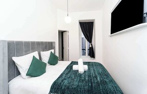 2 bedrooms, iron/ironing board, travel cot, WiFi