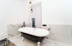 Douche, séchoir à cheveux