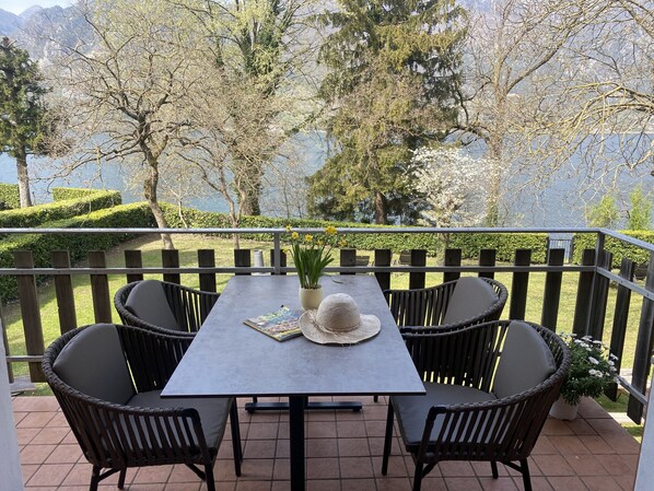 Outdoor dining - Casa Anna first floor- Idro (Idro)