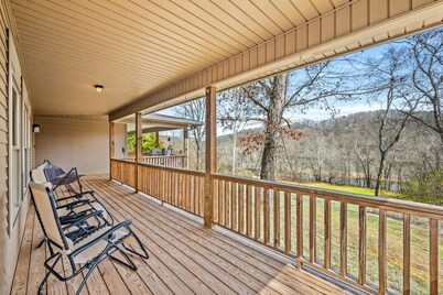 2BR Riverfront Cottage w/Fireplace | Pet Friendly!