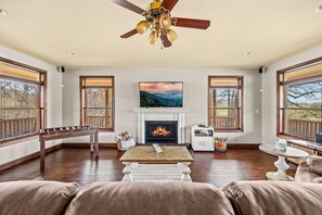 TV, fireplace
