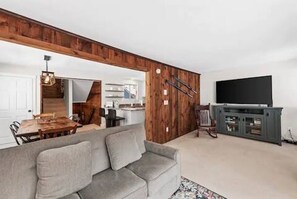 Fernseher, Kamin