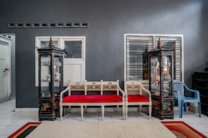 Lobby - SUPER OYO Gandaria Guest House Near Masjid Raya Sumatera Barat (Padang)