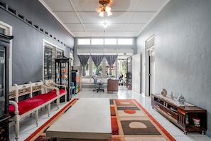 Lobby - SUPER OYO Gandaria Guest House Near Masjid Raya Sumatera Barat (Padang)