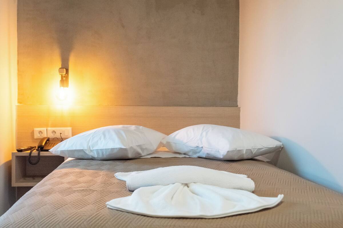 Comfort Single Room, shared bathroom | 客房内保险箱、笔记本电脑工作区、隔音、熨斗/熨板