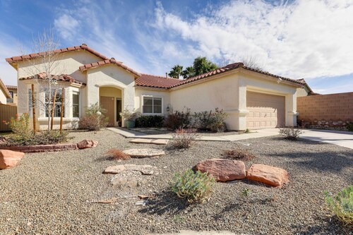 Spacious Las Vegas Home w/ Private Pool + Hot Tub