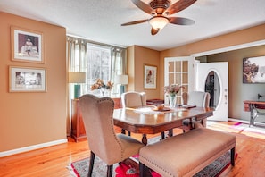 Interior - Charleston Home: Game Room, Large Deck & 2 Grills! (Charleston)