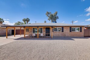 Interior - 3 Mi to Old Town: Home w/ Game Room in Scottsdale! (Scottsdale)