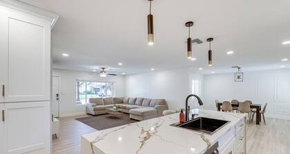 3 Mi to Old Town: Home w/ Game Room in Scottsdale!