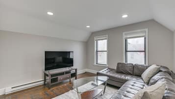 Apartment (2 Bedrooms) | Ruang tamu