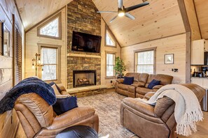 House (3 Bedrooms) | Interior - Cabin w/ Hot Tub & Sauna: 5 Mi to Dtwn Blue Ridge! (Blue Ridge)