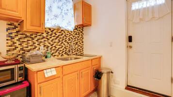 Apartment (0 Bedroom) | Interior