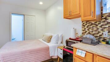 Apartment (0 Bedroom) | Front of property