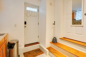 Interior - 1 Mi to Linden Ave! Cozy Studio Stay in Elmont (Elmont)