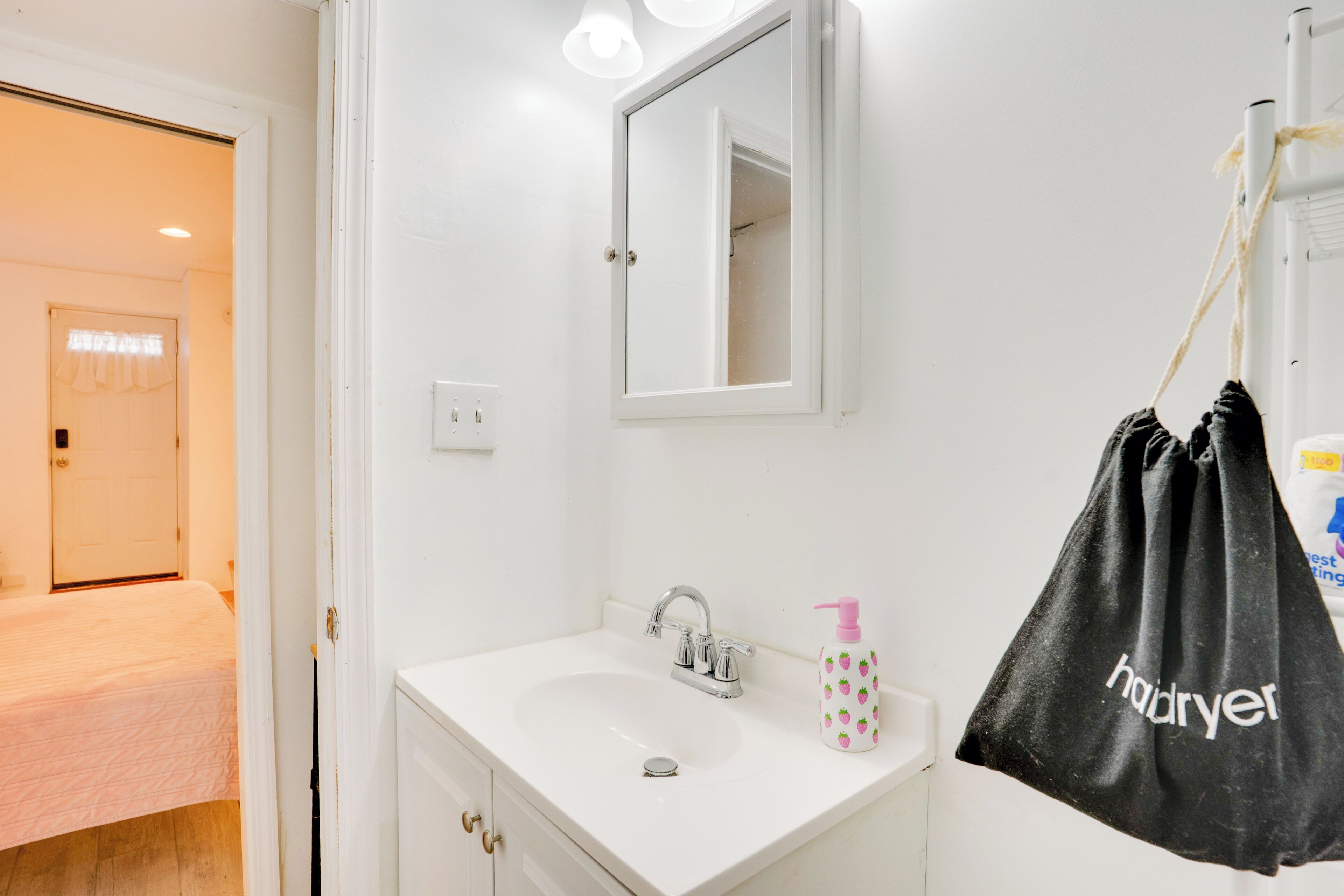 Apartment (0 Bedroom) | Interior