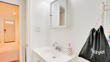 Apartment (0 Bedroom) | Interior