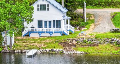 Peaceful Stark Cottage w/ Deck on South Ponds!