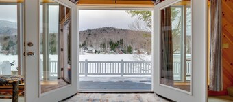 Peaceful Stark Cottage w/ Deck on South Ponds!