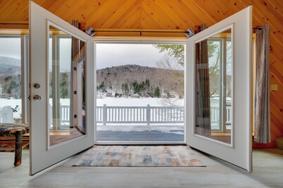 Peaceful Stark Cottage w/ Deck on South Ponds!