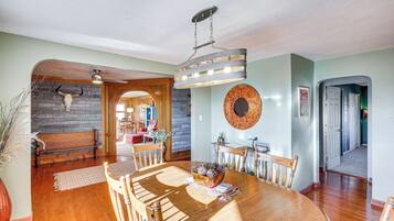 House (4 Bedrooms) | Interior