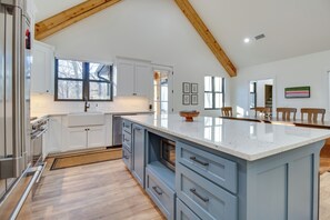 House (4 Bedrooms) | Interior - Waterfront Flippin Retreat w/ White River Access! (Flippin)