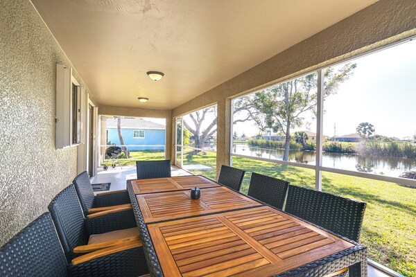 Canal-front Cape Coral Home W/ Fire Pit, By Beach! - Cape Coral, FL