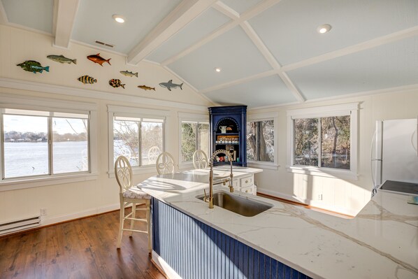 Cottage (3 Bedrooms) | Interior - Cottage w/ Potomac River Views in Newburg! (Newburg)